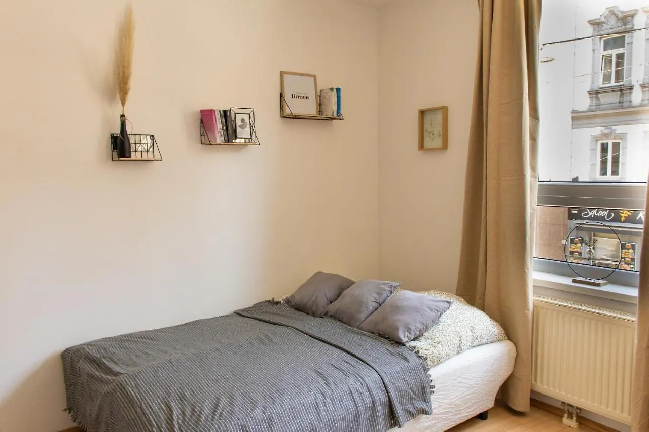 Modern - Neu - Gemutlich - Self Checkin - Zentral - Strassenbahn 38 Zum Ring Apartment Vienna 0*,  Austria